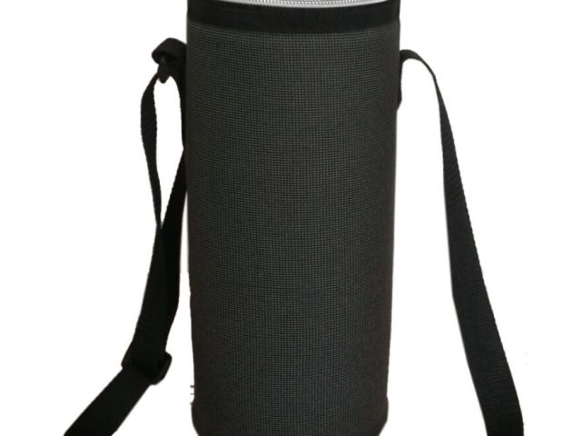 Stylish single wine bottle cooler bag